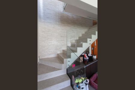 Apartamento à venda com 170m², 3 quartos e 2 vagasEscada