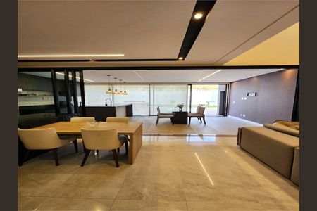 Casa à venda com 3 quartos, 270m² em Jardim Samambaia, Jundiaí