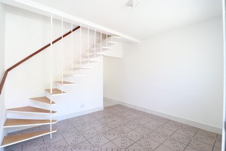 Sala de casa à venda com 3 quartos, 110m² em Vila Romana, São Paulo