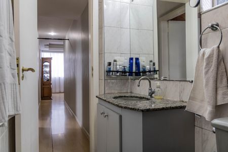 Apartamento à venda com 90m², 3 quartos e 1 vaga Apartamento à venda com 90m², 3 quartos e 1 vagaBanheiro Social