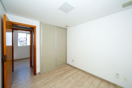 Apartamento à venda com 68m², 3 quartos e 1 vaga Apartamento à venda com 68m², 3 quartos e 1 vagaQUARTO2