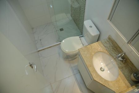 Apartamento à venda com 62m², 2 quartos e 2 vagasBanheiro da Suíte 