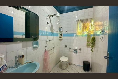 Banheiro de casa à venda com 3 quartos, 360m² em Alípio de Melo, Belo Horizonte