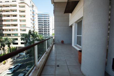 Apartamento à venda com 120m², 2 quartos e 2 vagasvaranda suite 1