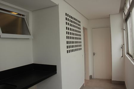 Apartamento para alugar com 200m², 3 quartos e 1 vagaÁrea de Serviço