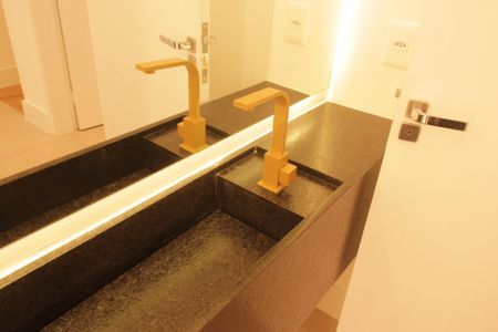 Apartamento para alugar com 200m², 3 quartos e 1 vagaBanheiro da Suíte 1