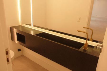 Apartamento para alugar com 200m², 3 quartos e 1 vagaBanheiro da Suíte 1