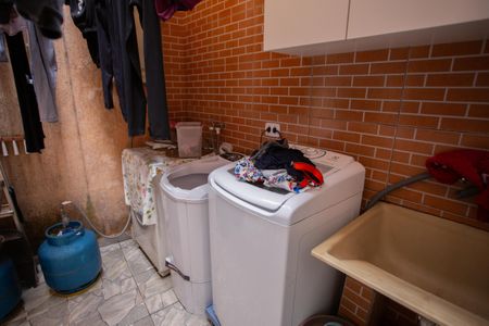 Casa à venda com 135m², 3 quartos e 2 vagasÁREA DE SERVIÇO