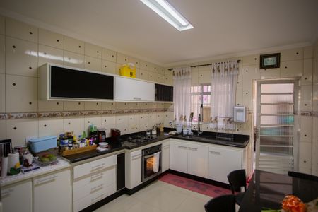 Casa à venda com 135m², 3 quartos e 2 vagasCOZINHA