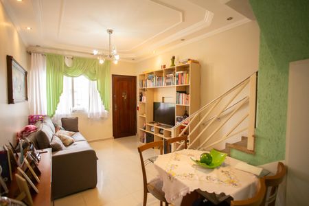 SALA de casa à venda com 3 quartos, 135m² em Vila Romero, São Paulo