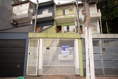 Casa à venda com 135m², 3 quartos e 2 vagasFACHADA