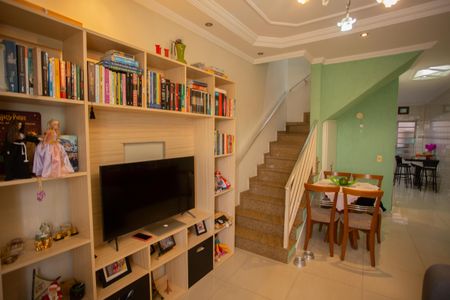 SALA de casa à venda com 3 quartos, 135m² em Vila Romero, São Paulo