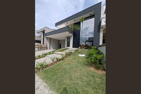 Casa de condomínio à venda com 184m², 3 quartos e 4 vagasFoto 01