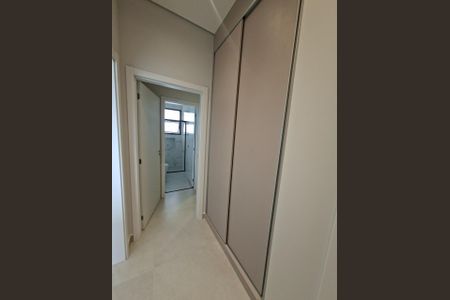 Casa de condomínio à venda com 184m², 3 quartos e 4 vagasFoto 01