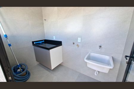 Casa de condomínio à venda com 176m², 3 quartos e 4 vagasFoto 01