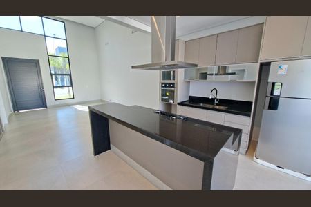 Casa de condomínio à venda com 176m², 3 quartos e 4 vagasFoto 01