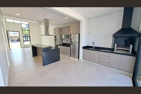 Casa de condomínio à venda com 176m², 3 quartos e 4 vagasFoto 01