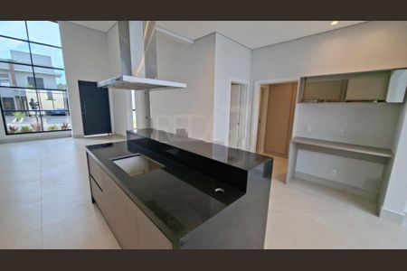 Casa de condomínio à venda com 187m², 3 quartos e 4 vagasFoto 01
