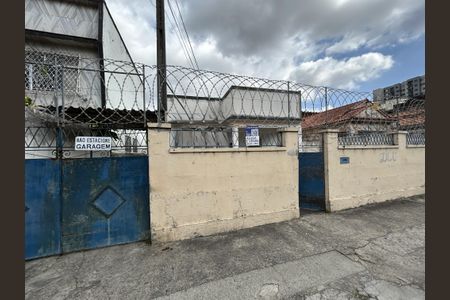Casa à venda com 600m², 4 quartos e 3 vagasFachada + plaquinha