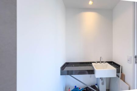 Banheiro de kitnet/studio à venda com 1 quarto, 24m² em Vila Mariana, São Paulo