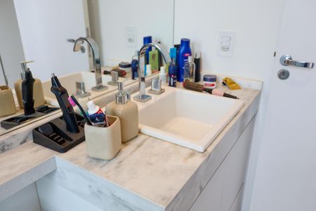 Apartamento à venda com 53m², 2 quartos e 1 vaga Apartamento à venda com 53m², 2 quartos e 1 vagaBanheiro da Suíte 2