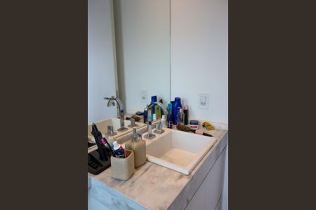 Apartamento à venda com 53m², 2 quartos e 1 vaga Apartamento à venda com 53m², 2 quartos e 1 vagaBanheiro da Suíte 2