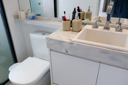 Apartamento à venda com 53m², 2 quartos e 1 vaga Apartamento à venda com 53m², 2 quartos e 1 vagaBanheiro da Suíte 2