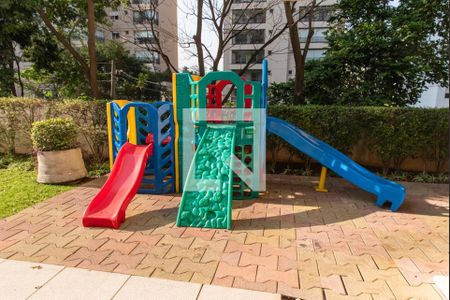 Apartamento à venda com 160m², 2 quartos e 3 vagas Apartamento à venda com 160m², 2 quartos e 3 vagasPlayground