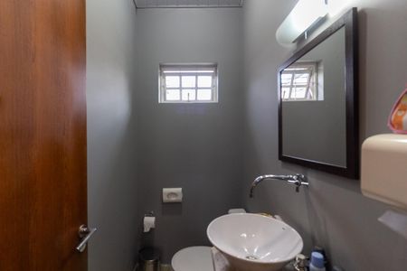 Casa à venda com 200m², 2 quartos e 1 vagaLavabo