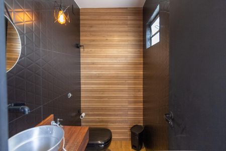 Casa à venda com 200m², 2 quartos e 1 vagaBanheiro de Serviço