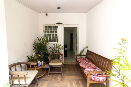 Casa à venda com 200m², 2 quartos e 1 vagaQuintal