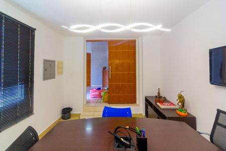 Casa à venda com 200m², 2 quartos e 1 vagaQuarto