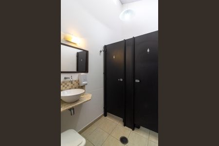 Casa à venda com 200m², 2 quartos e 1 vagaBanheiro Social