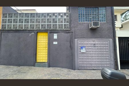 Casa à venda com 200m², 2 quartos e 1 vagaFachada