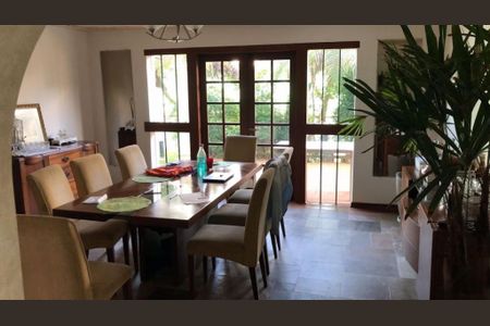 Casa à venda com 590m², 5 quartos e 7 vagas