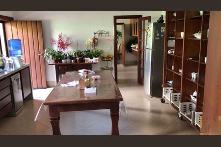 Casa à venda com 590m², 5 quartos e 7 vagas