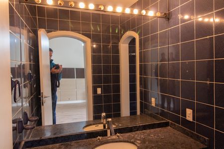 Casa à venda com 443m², 4 quartos e 6 vagasBanheiro da Suíte