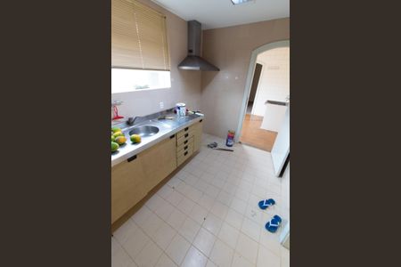 Casa à venda com 443m², 4 quartos e 6 vagasCozinha