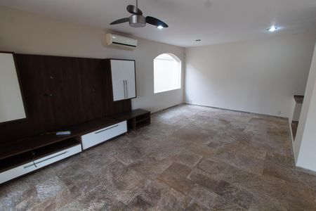 Casa à venda com 443m², 4 quartos e 6 vagasSala 