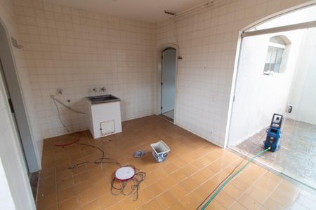 Casa à venda com 443m², 4 quartos e 6 vagasÁrea de Serviço