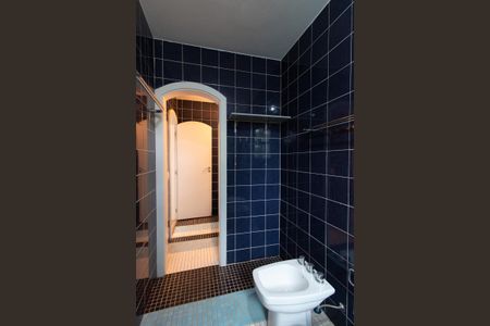 Casa à venda com 443m², 4 quartos e 6 vagasBanheiro da Suíte