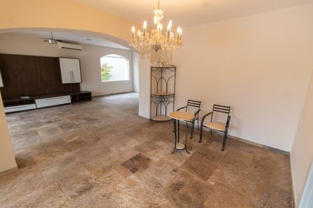 Casa à venda com 443m², 4 quartos e 6 vagasSala de Estar