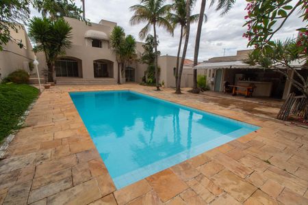 Casa à venda com 443m², 4 quartos e 6 vagasÁrea comum