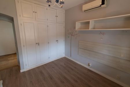 Casa à venda com 443m², 4 quartos e 6 vagasQuarto 1