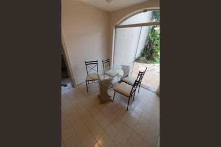 Casa à venda com 443m², 4 quartos e 6 vagasCopa