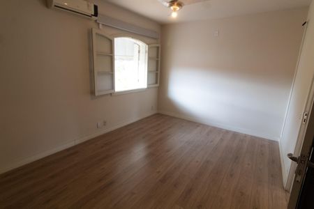 Casa à venda com 443m², 4 quartos e 6 vagasQuarto 3