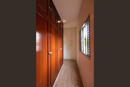 Casa à venda com 443m², 4 quartos e 6 vagasCloset Suíte