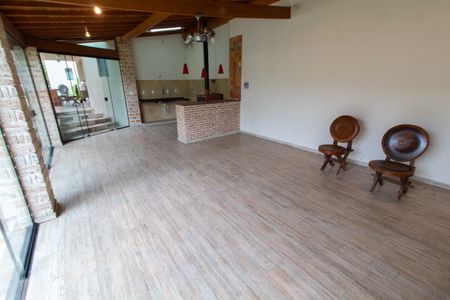 Casa à venda com 443m², 4 quartos e 6 vagasÁrea comum