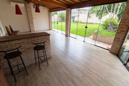 Casa à venda com 443m², 4 quartos e 6 vagasÁrea comum