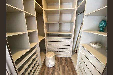 Casa à venda com 3 quartos, 209m² em Gramado, Campinas